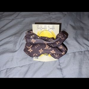 LV Scrunchy Set